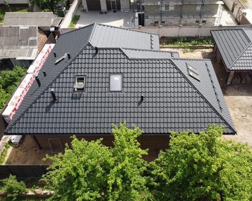 Монтаж вальмовой кровли